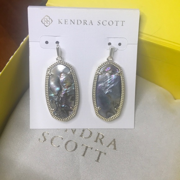 Kendra Scott Jewelry - NWT Kendra Scott Gold Elle’s in Nude Abalone!